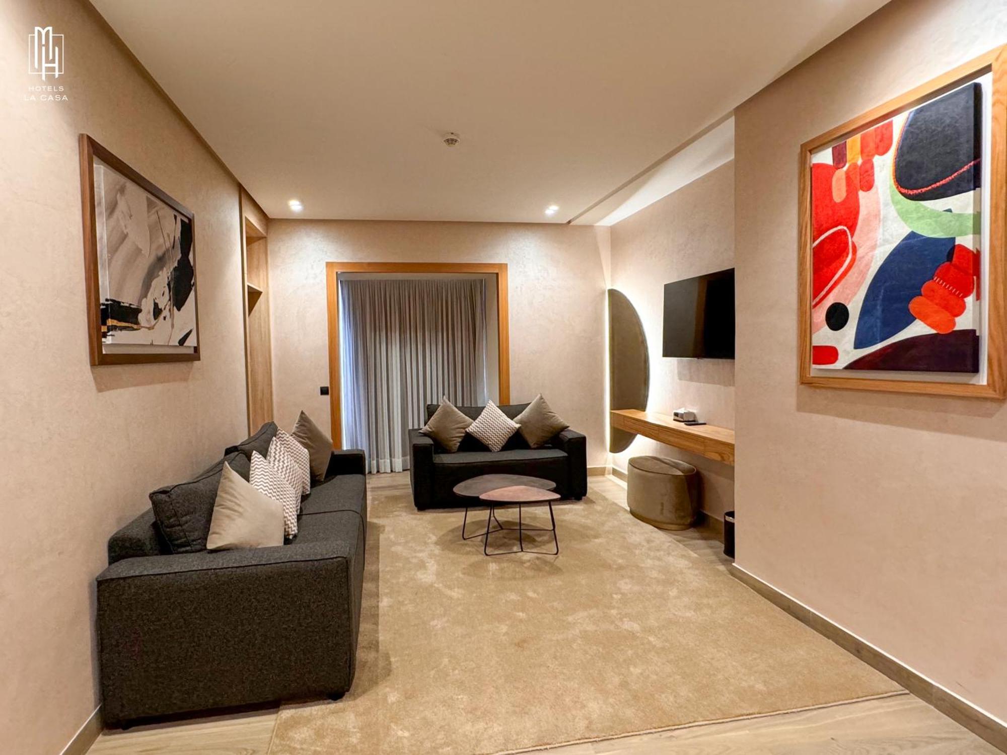 Mh Hotel La Casa Λααγιούν Εξωτερικό φωτογραφία