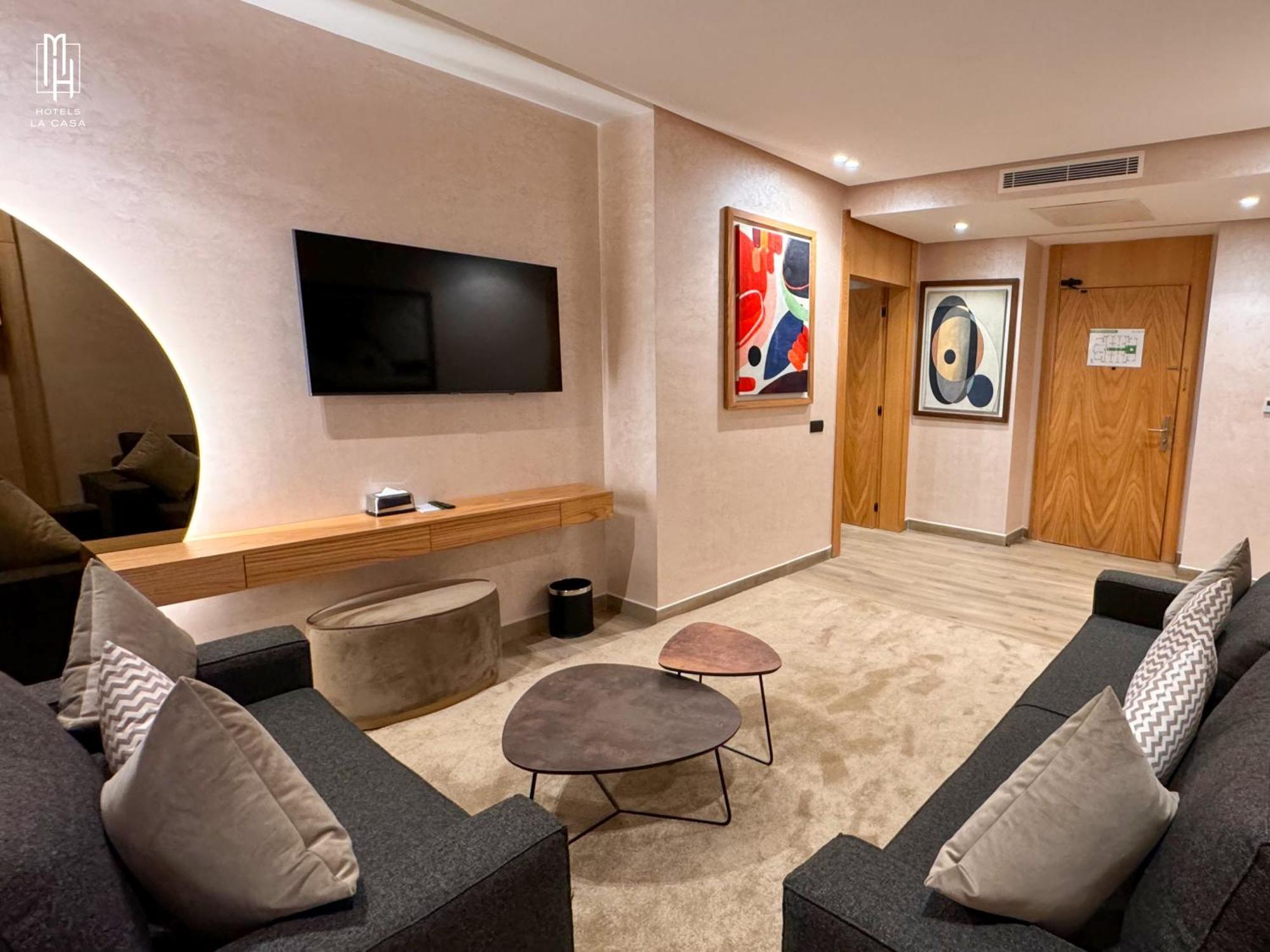 Mh Hotel La Casa Λααγιούν Εξωτερικό φωτογραφία