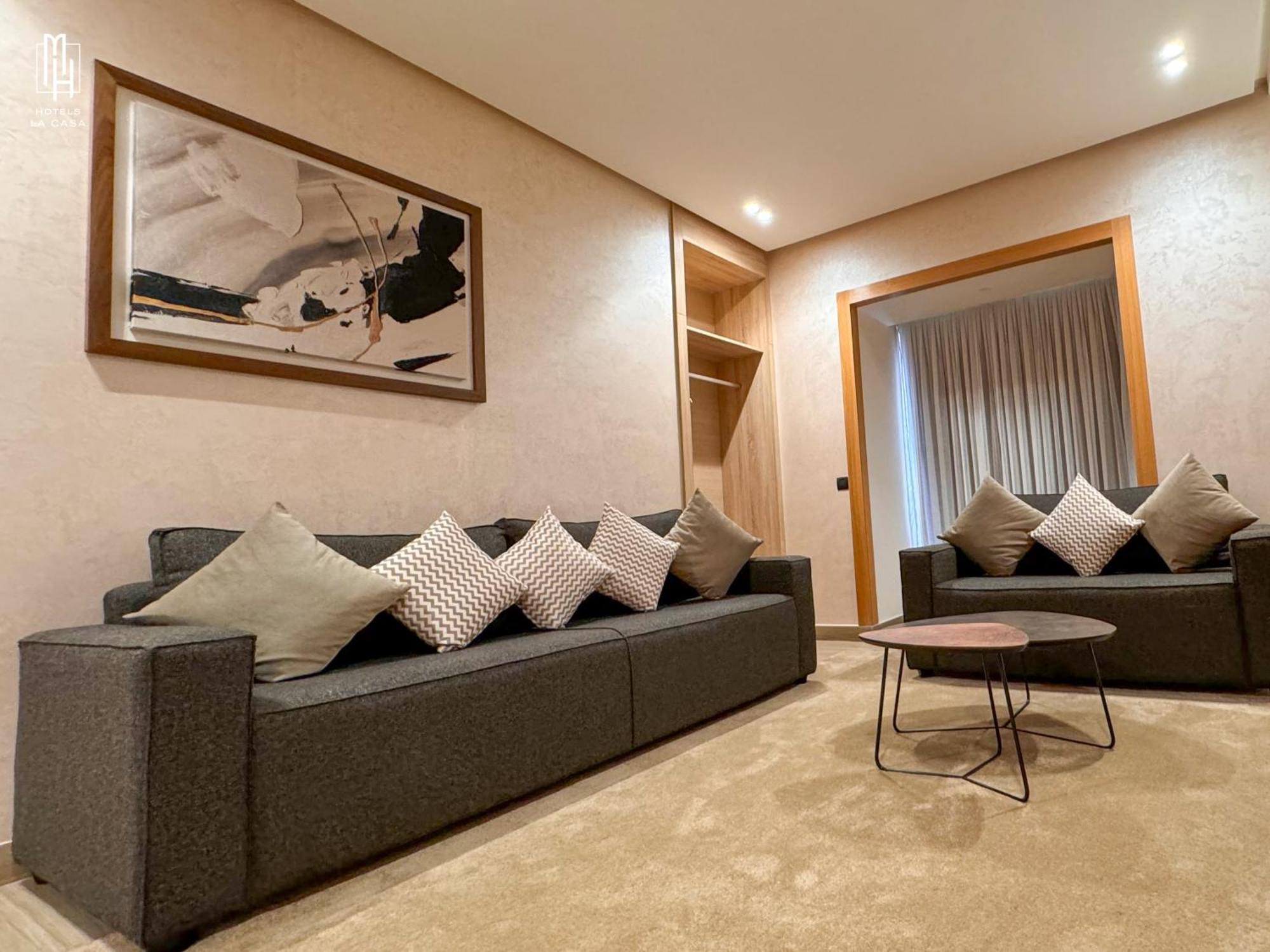 Mh Hotel La Casa Λααγιούν Εξωτερικό φωτογραφία